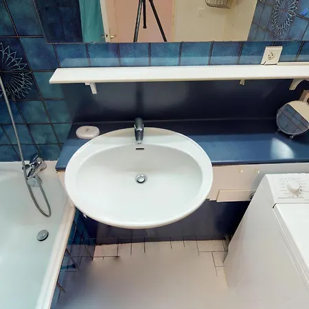 Apartment 2p A Avec Piscine, Terrasse, Parking Et Proche Plages - Fr-1-196-194